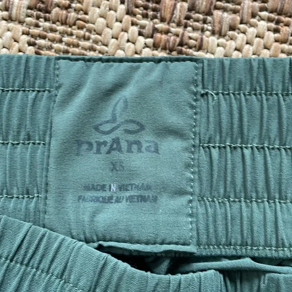 prAna Kinetic Capri Joggers - Picture 3 of 6
